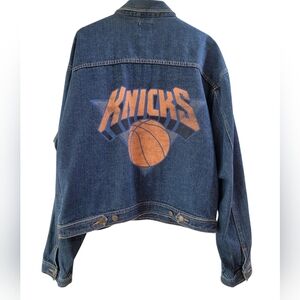 In The Paint NY KNICKS VINTAGE RARE Men's Blue Denim Trucker Jacket PRE-OWNED XL